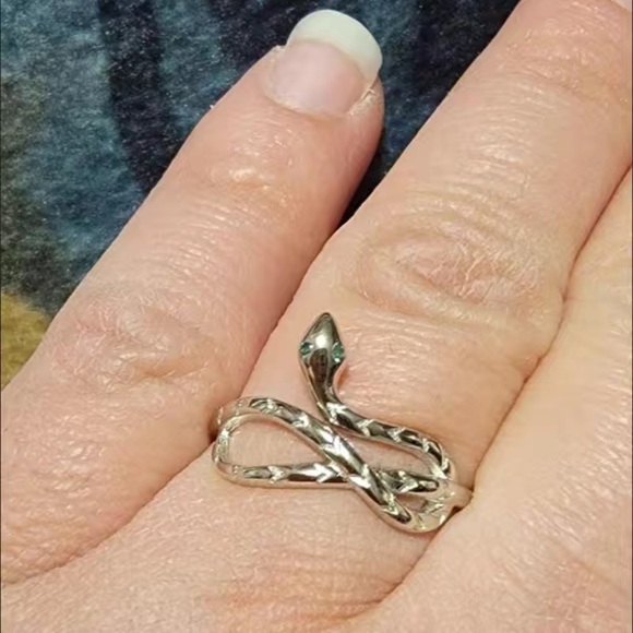 NWT 🐍 STAMPED .925 STERLING SILVER COILED GREEN EYES ETCHED SNAKE RING Size 8 - Picture 8 of 8